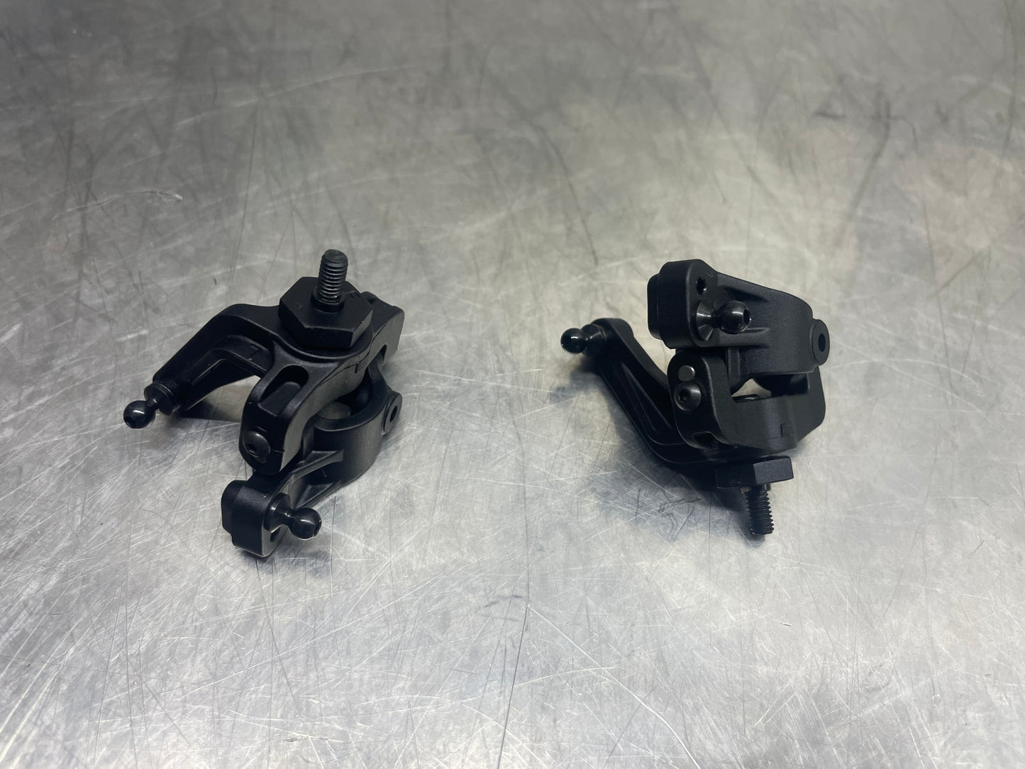 Losi Sprint Front Hub & Spindle Set