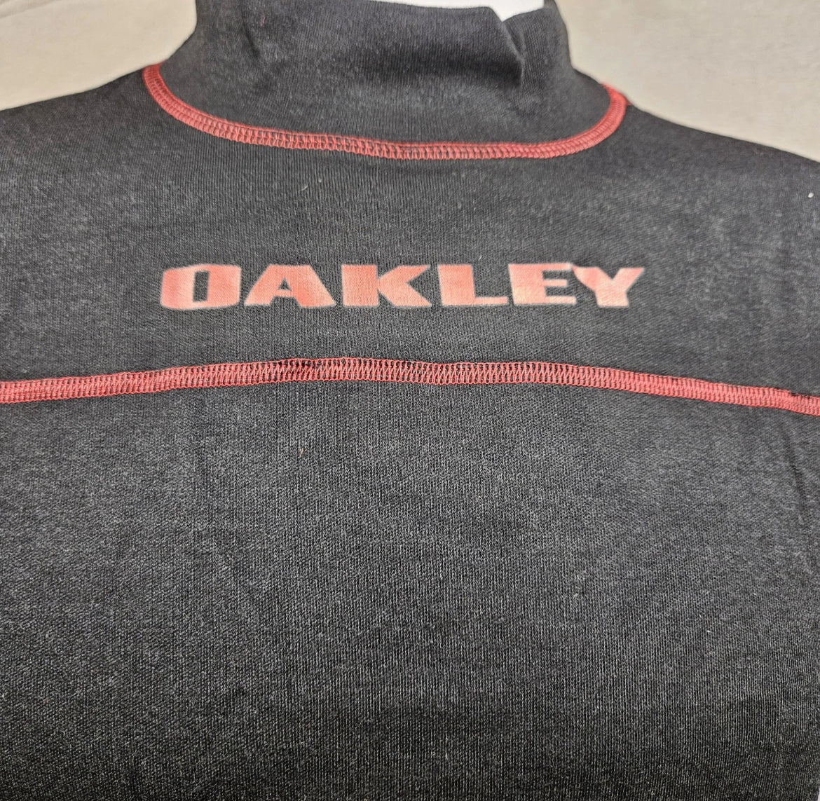 Oakley 43525 carbon x base layer ss top L Large Short Sleeve