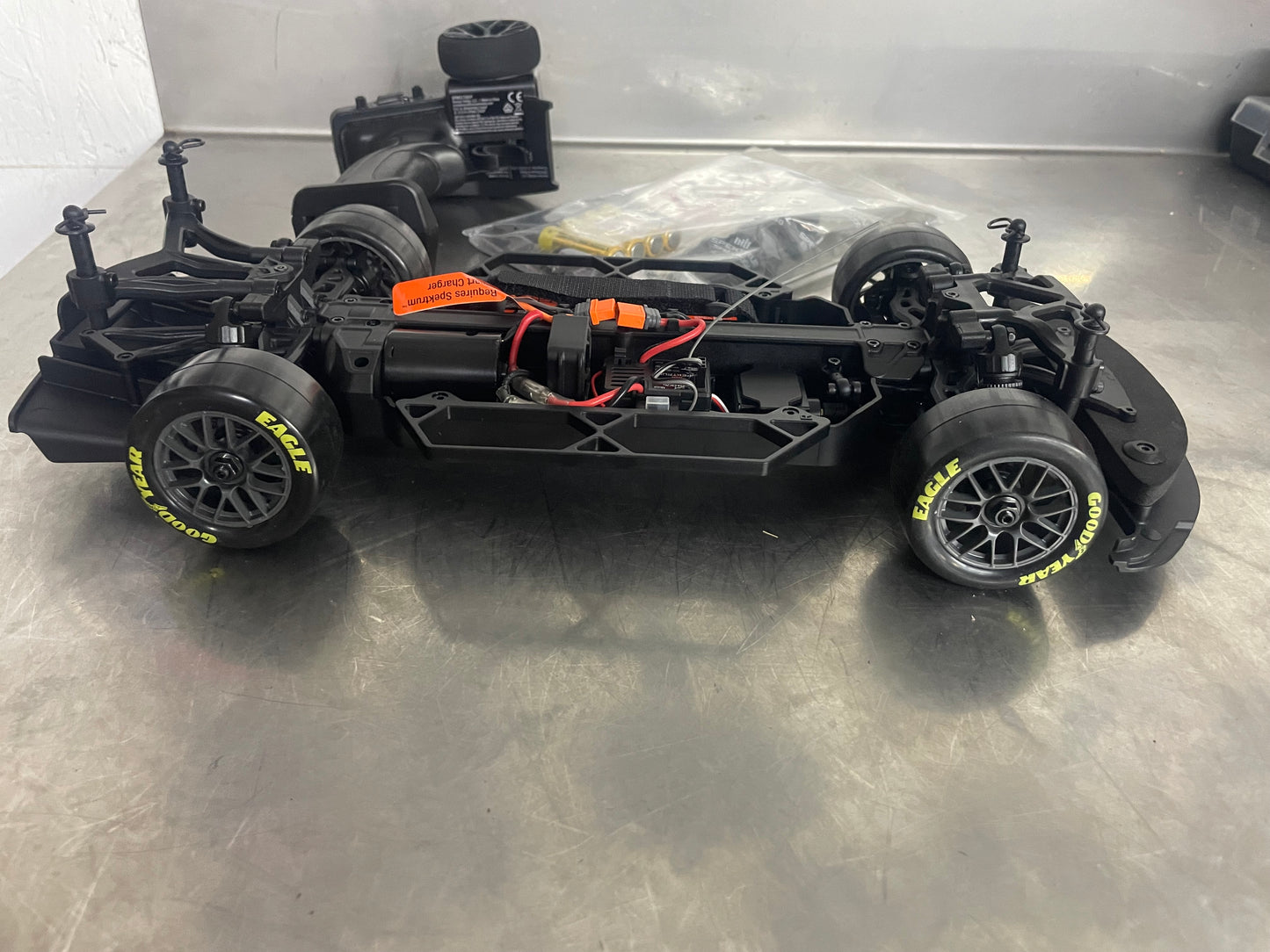 Losi NASCAR Complete Car Less Body 2025
