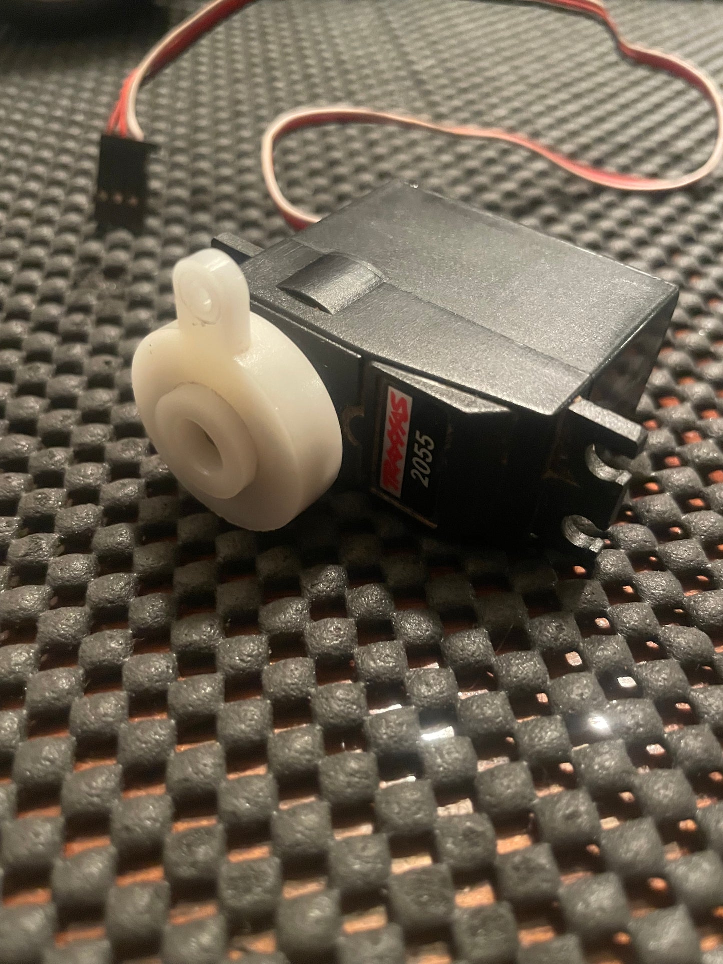 USED Traxxas 2055 Steering Servo