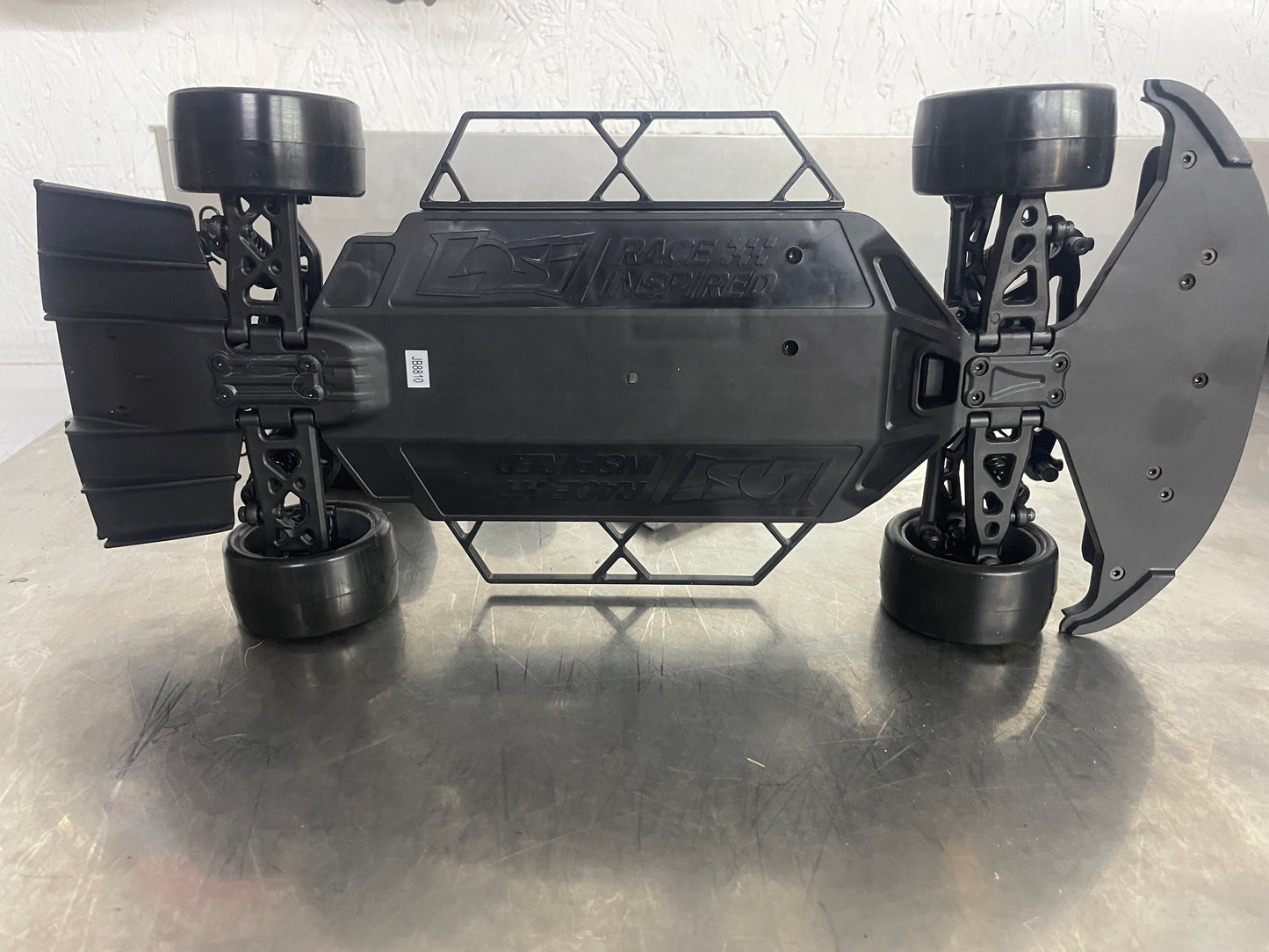 Losi NASCAR Complete Car Less Body 2025