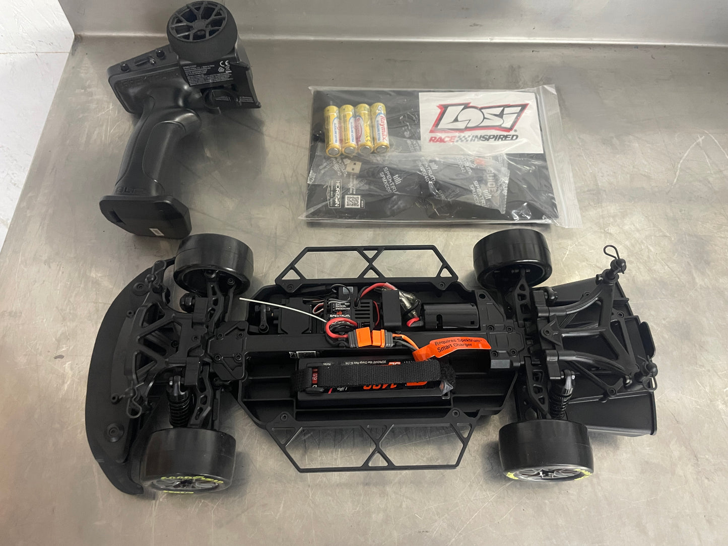 Losi NASCAR Complete Car Less Body 2025