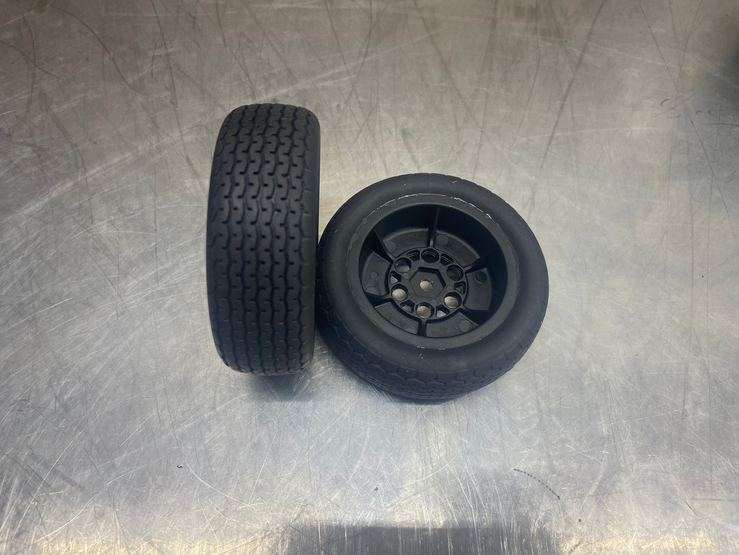 Losi Sprint Car Tire & Wheel Front set softs