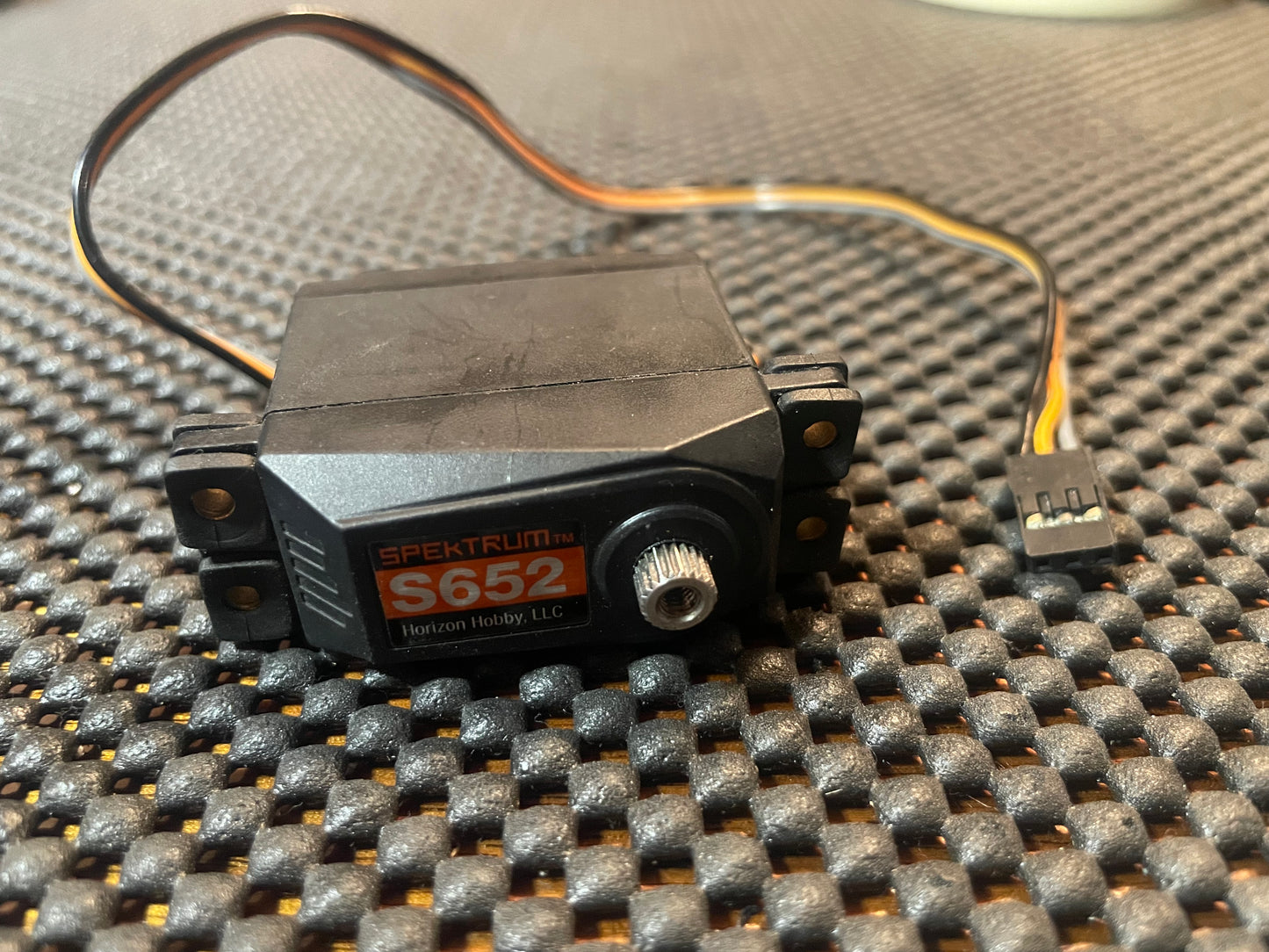 USED Spektrum S652 Servo 1/10th Scale